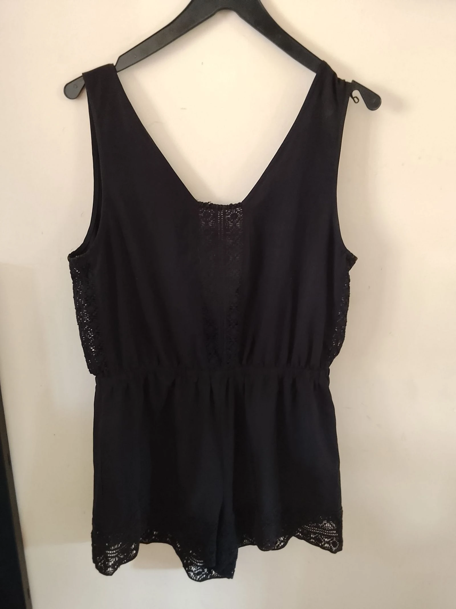 👒UNDIZ TAILLE 40 Combinaison short décolleté dos et dentelle en très bon état 👒